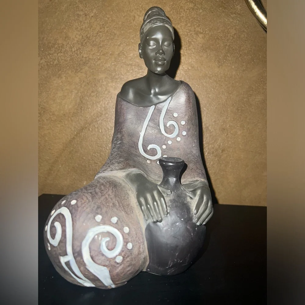 SEYMOUR MANN Handcrafted African Themed Figurine Woman With Pottery - Picture 10 of 12